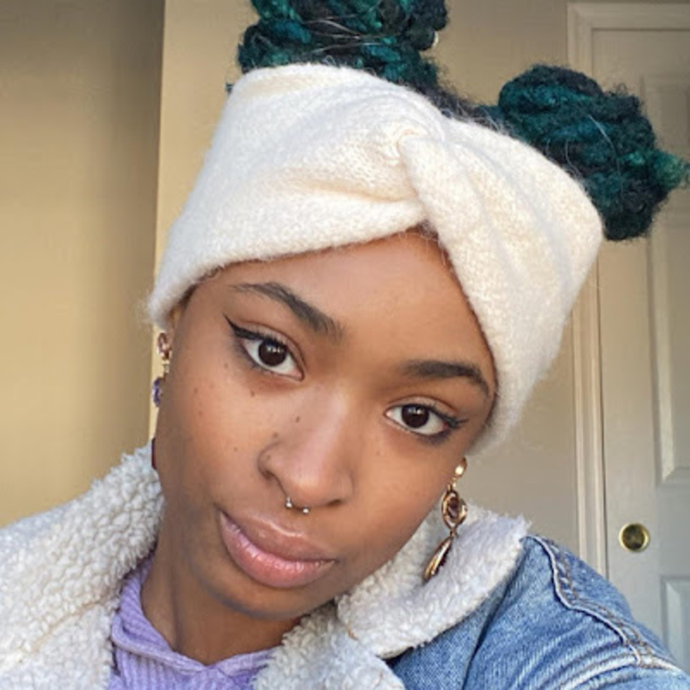 Meet your Posher, Kayla